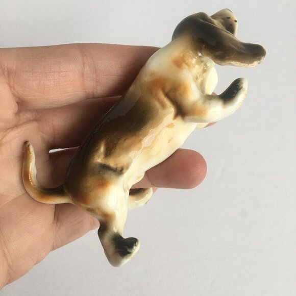 Vintage Dog Figurine Statue - Bassett Hound, brown, white, tan - Picture 3 of 8